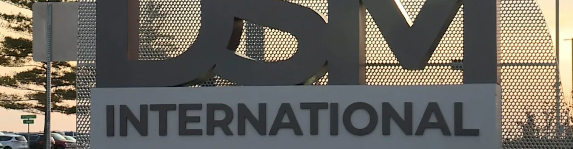 Family arrivals at Des Moines Intl Airport, IA, US Airport