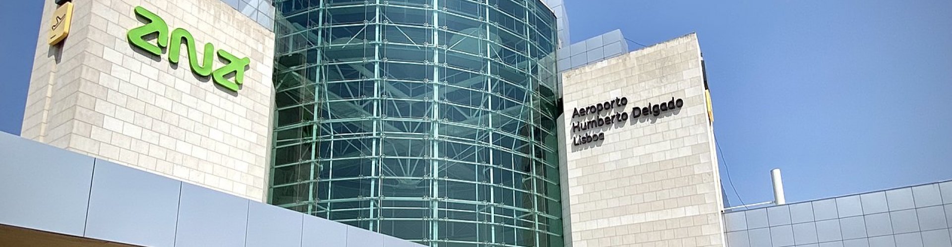 Family arrivals at Lisbon Portela Airport, PT Airport