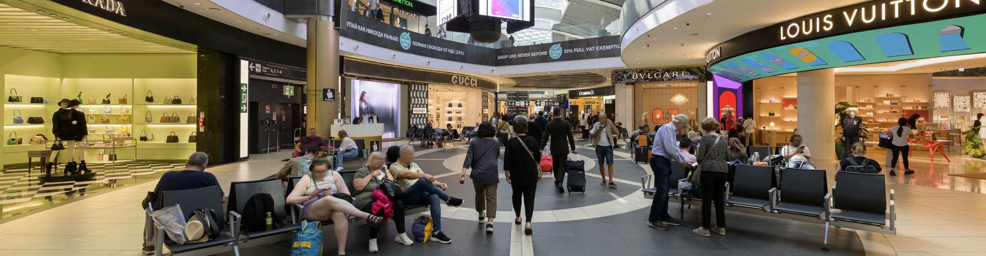 Family arrivals at Leonardo Da Vinci - Fiumicino Airport, IT Airport