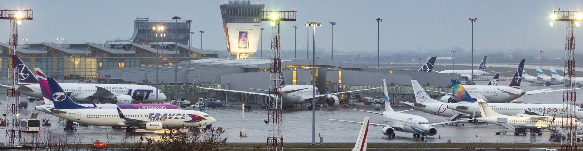 Family arrivals at Chopin Airport, PL Airport